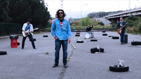 I SIBIRKA SALUTANO I FAN CON IL VIDEOCLIP DI ‘PARANOIA’.